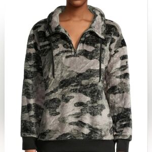 Secret Treasures Women's Camouflage Fleece Pullover